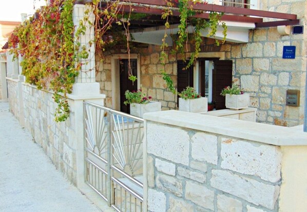 Huoneisto, tupakointi sallittu | 2 makuuhuonetta