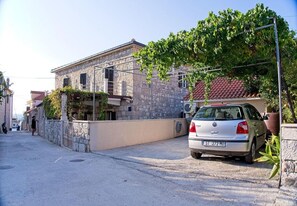 Apartment, Smoking - Apartments Zoran - 30 m From Beach (Postira)