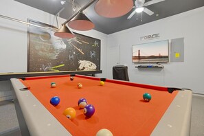 Spielezimmer