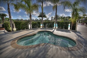 Beheizter Pool