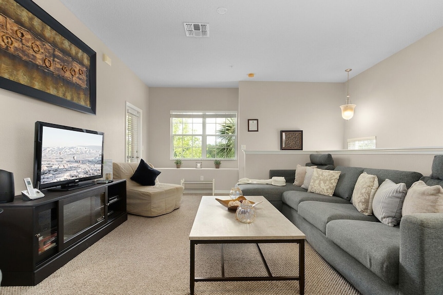 Lakeside-beautiful 3 Bed Oakwater Condo Over The Lake, Just 1.5 Miles From Wdw! - Celebration, FL