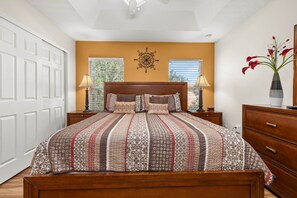 3 bedrooms, iron/ironing board, free WiFi, bed sheets - GREAT RATES on My Home Away - 3 bed townhouse just 1.5 miles from Disney World! (Four Corners)