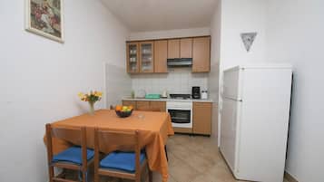 Apartment, Smoking | 2 bedrooms