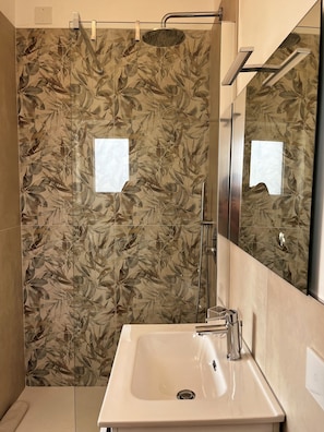 Comfort Villa | Bathroom | Shower, rainfall showerhead, hair dryer, bidet - B&B - Casa Vacanza Casa Doma POLICORO (Policoro)