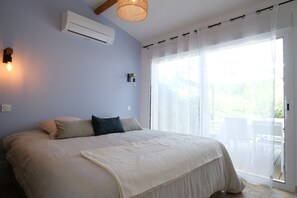 4 habitaciones, tabla de planchar con plancha y wifi gratis 