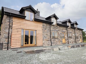 Exterior - Old Cart House (Oswestry)