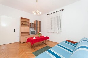 2 bedrooms - Apartments Zri - Low-cost and Spacious (Biograd na Moru)