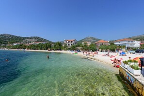 House, Smoking - Holiday Houses, Villas Vesnad - 25 m From Beach (Seget)