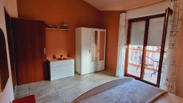 Apartment, Smoking | 3 bedrooms