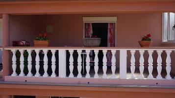 Apartment, Smoking | 3 bedrooms