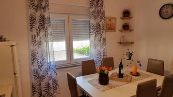 Apartment, Smoking | 3 bedrooms