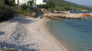 Apartment, Smoking | 2 bedrooms - Apartments Jela - Terrace and sea View (Jelsa)