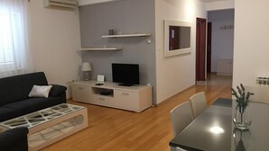 Unclassified image, 5 of 18, button - Apartments Mar - Private Parking (Zadar)