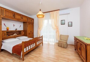 Apartment, Smoking - Apartments Knez 1 - 50 m From Beach (Podstrana)