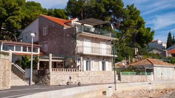 Apartment, Smoking | Exterior