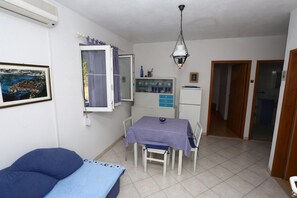 Apartment, Smoking | 2 bedrooms - Apartments Perka - Peaceful and Quiet (Jelsa)