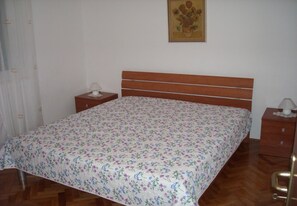 House, Smoking | 3 bedrooms - Holiday Houses, Villas Jaroje - 80m From the Beach With Parking (Pasman)