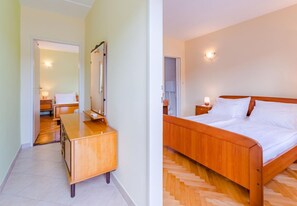 2 bedrooms