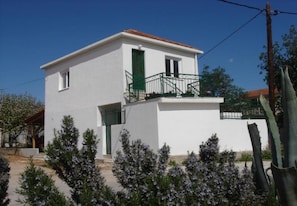 2 bedrooms
