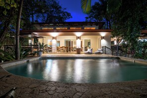 Pool - 5 bedroom villa with private path to the beach (Nosara)