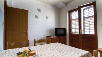 Apartment, Smoking | 2 bedrooms