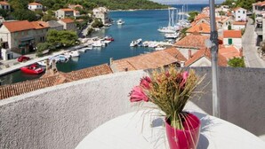 2 bedrooms - Apartments Marko - 10 m From sea (Solta)