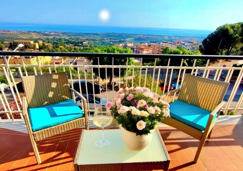Panoramic Apartment "The Balcony on the Valley of the Temples"