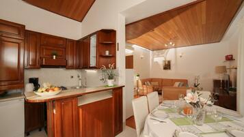 Apartment, Smoking | 3 bedrooms