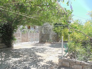 Apartment, Smoking | 1 bedroom