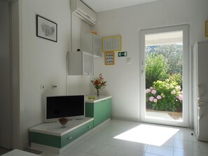 Apartment, Smoking | 1 bedroom