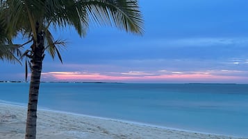 Liegestühle, Strandtücher