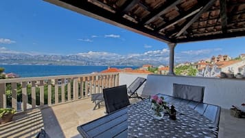 Apartment, Smoking | 2 bedrooms