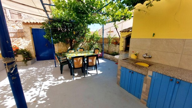 Exterior - Apartments Nadi - 100 m From sea (Mali Losinj)