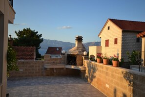 อพาร์ทเมนท์, สูบบุหรี่ได้ | บริเวณภายนอก