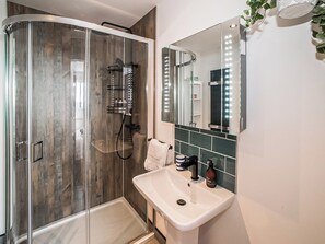 Towels - 4 bedroom accommodation in Eoropie, Isle of Lewis (Eoropie, Isle of Lewis)