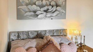 Room - Sunny Rhyl Apartment - UK44631 (Rhyl)