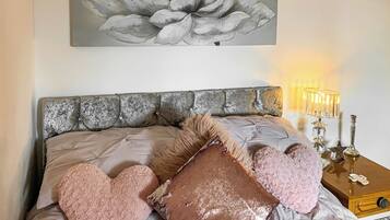 1 bedroom, free WiFi, bed sheets