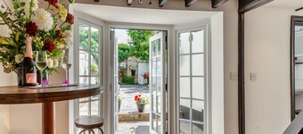 4 bedroom accommodation in Roydon, near Harlow