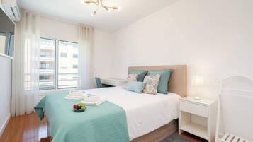 2 makuuhuonetta, silitysrauta/-lauta, vauvan matkasänky, Wi-Fi