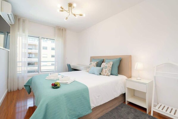 2 chambres, fer et planche à repasser, lit de bébé portatif, Wi-Fi