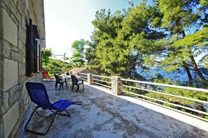 House, Smoking - Holiday Houses, Villas Villa Marijeta - 20 m From sea (Solta)