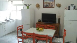 House, Smoking | 3 bedrooms - Holiday Houses, Villas Villa Marijeta - 20 m From sea (Solta)