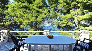 House, Smoking | 3 bedrooms - Holiday Houses, Villas Villa Marijeta - 20 m From sea (Solta)