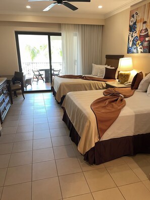 1 bedroom, iron/ironing board, WiFi, bed sheets - Villa La Velencia 5 Star Beach Resort!!! San Jose Del Cabo (San José del Cabo)