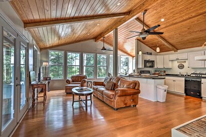 Spacious Family Home on Lake Marion w/ Boat Ramp!
