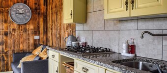 Beverley's Hideaway - UK44691
