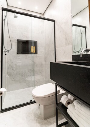 Apartment | Bathroom | Free toiletries, towels - Flat 5 estrelas (Campos do Jordão)