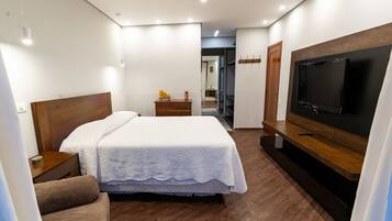 Huoneisto | 3 makuuhuonetta, työpöytä, ilmainen Wi-Fi