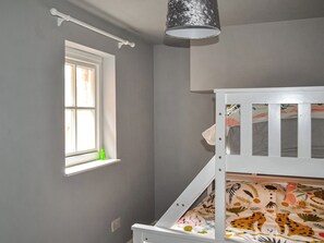 3 bedrooms, free WiFi, bed sheets