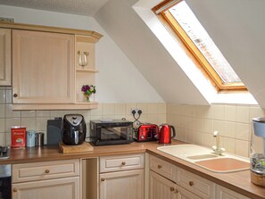 High chair, cookware/dishes/utensils